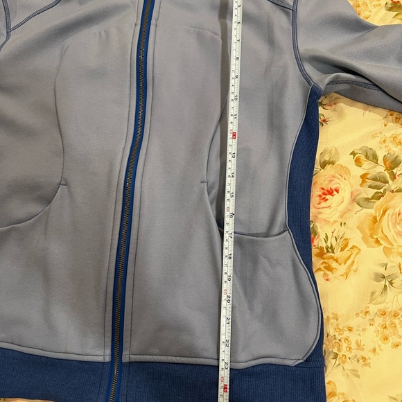 Lululemon Jacket - Picture 5 of 5